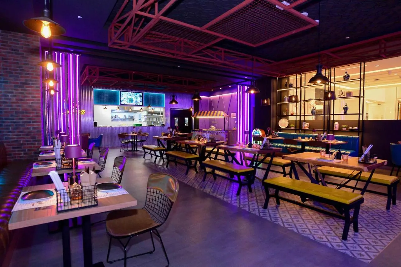 Edge Creekside Hotel Dubai Emirati Arabi Uniti